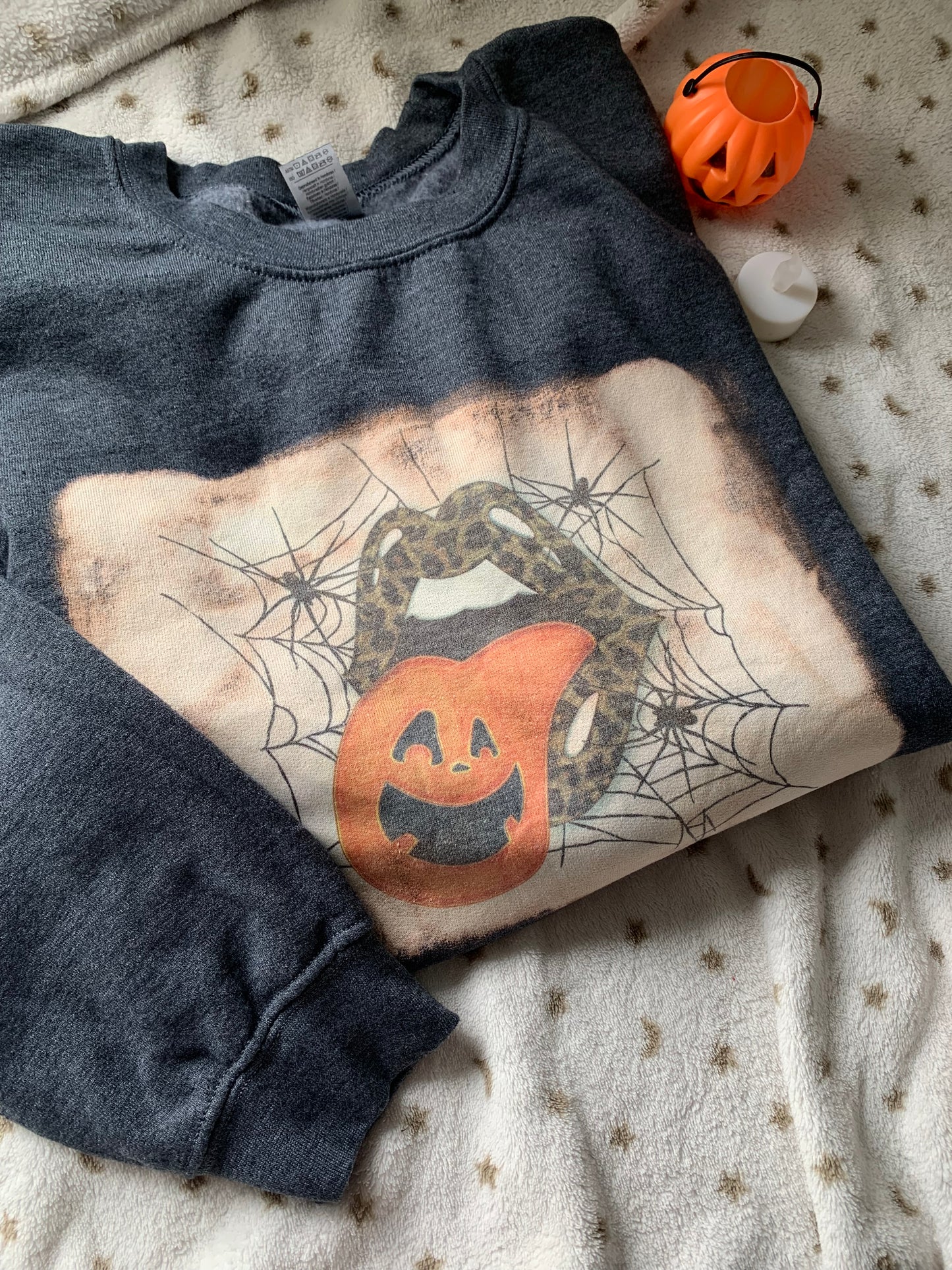 Halloween lips sweater