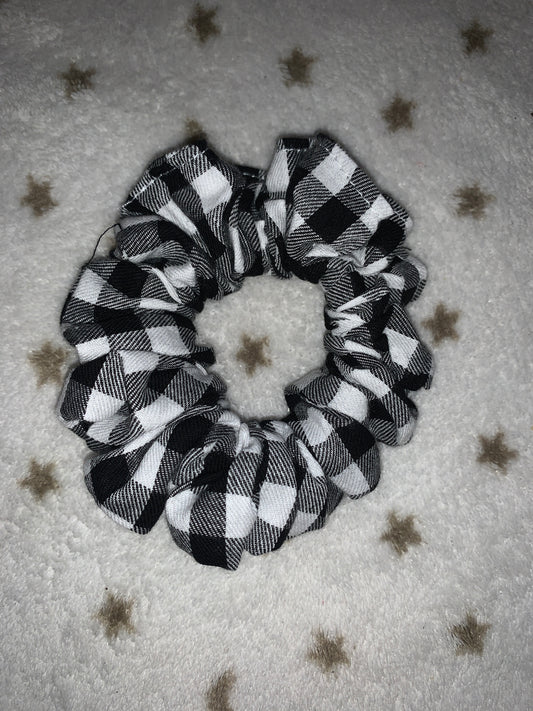 Black and white check scrunchie
