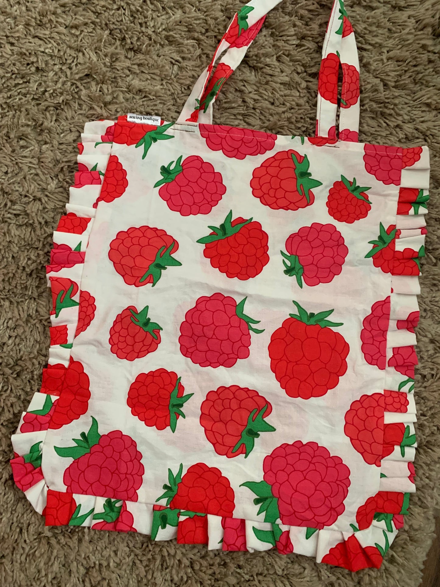 Berry ruffle tote bag