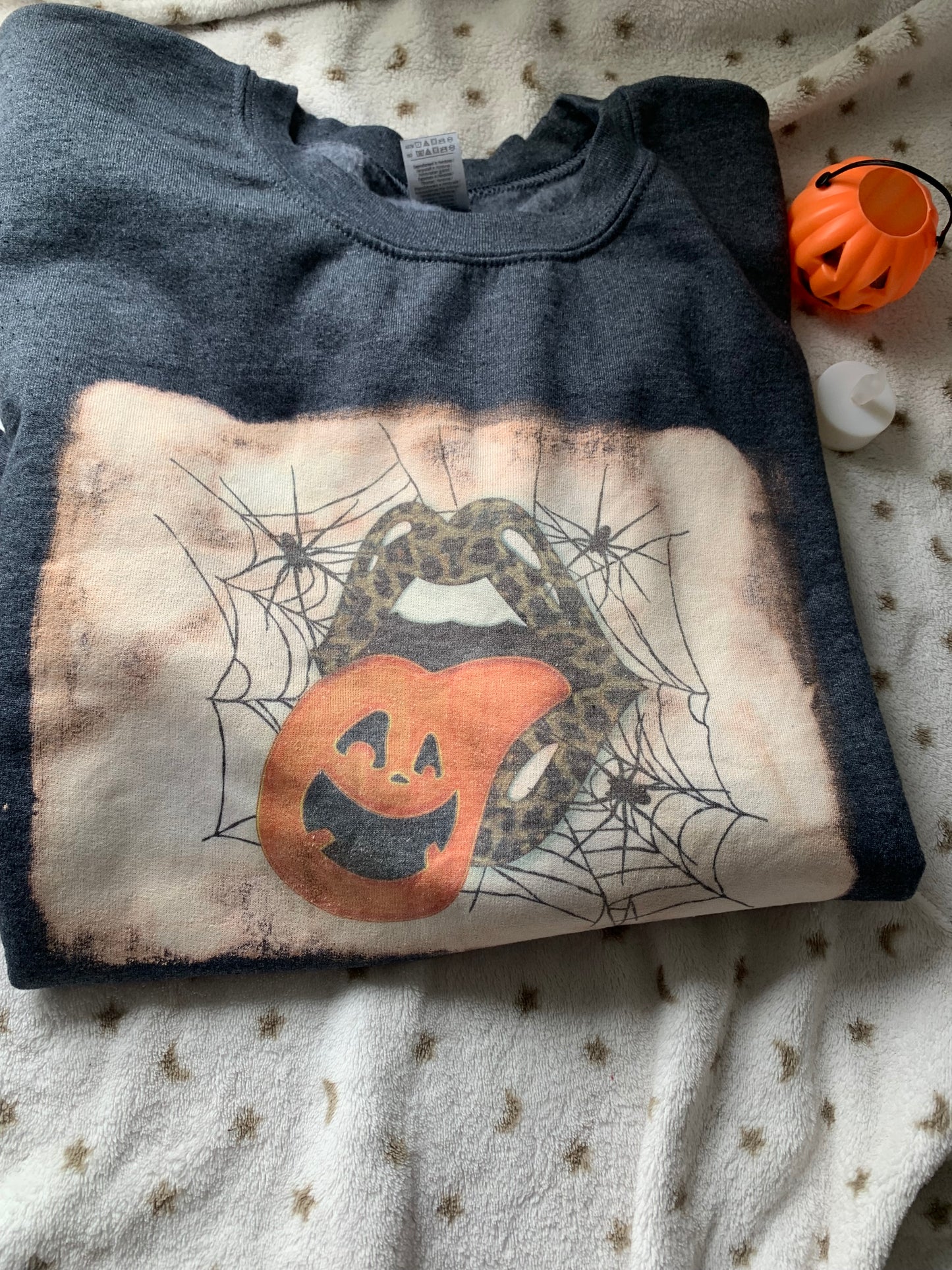 Halloween lips sweater