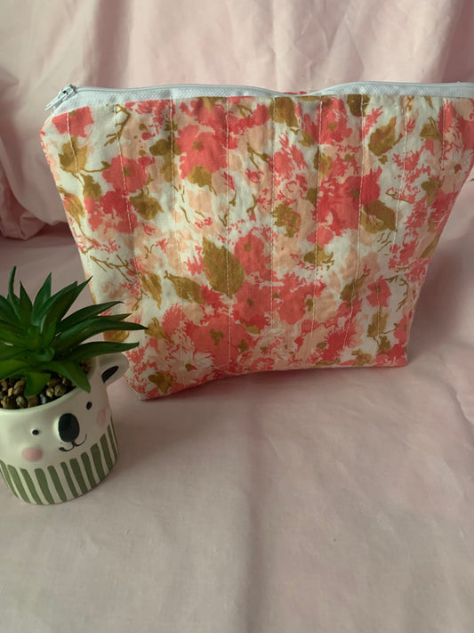 Zipper bag- pink ditsy floral